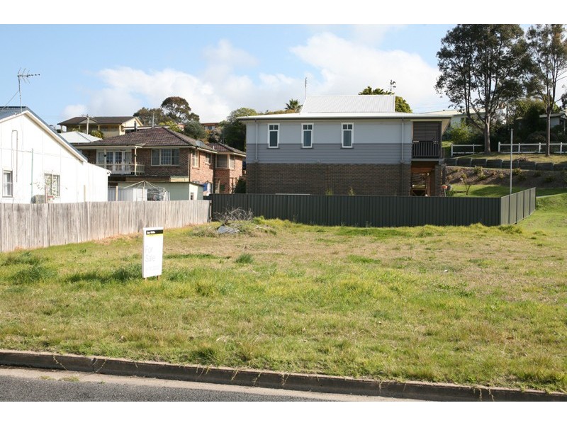 11 Mcmillan Road, Narooma NSW 2546