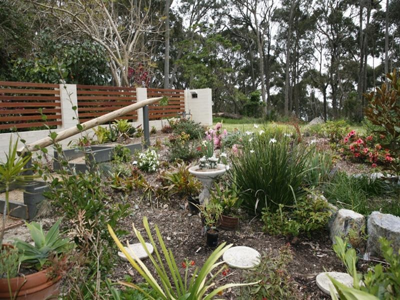 63 Eastaway Avenue, North Narooma NSW 2546