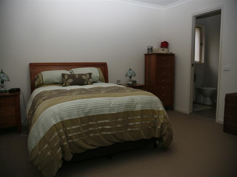 63 Eastaway Avenue, North Narooma NSW 2546