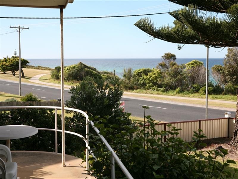 41 Dalmeny Drive, Kianga NSW 2546