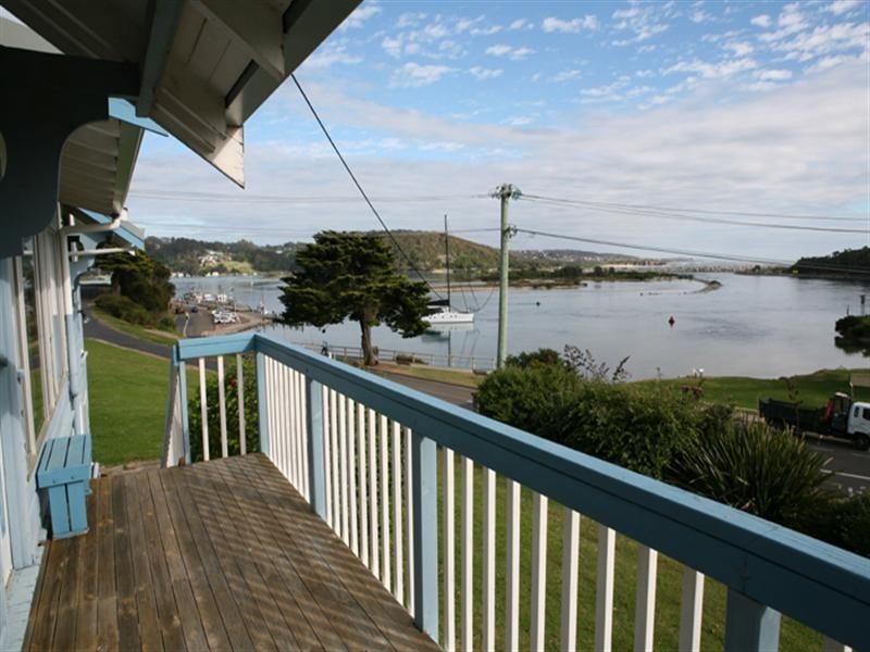 5 Noorooma Crescent, Narooma NSW 2546