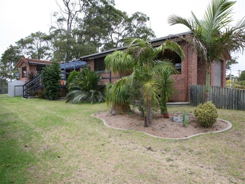 8 Woods Place, North Narooma NSW 2546