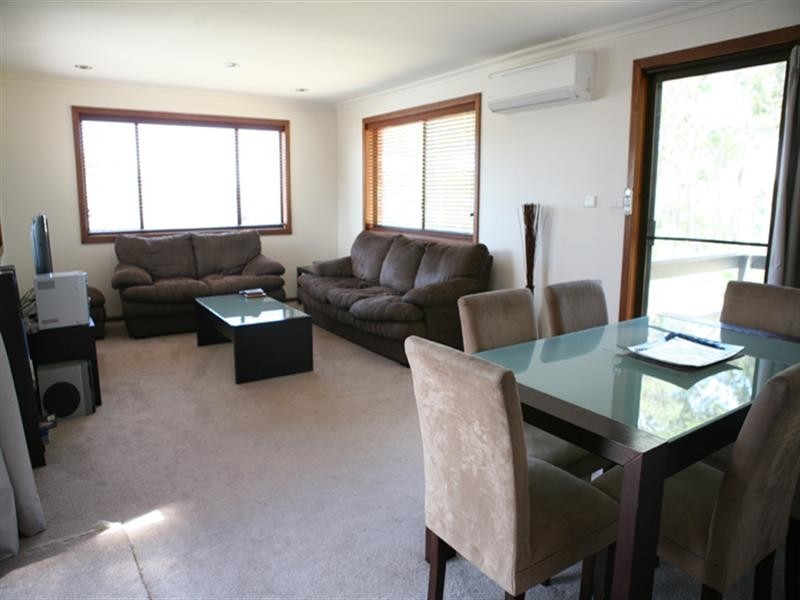 8 Woods Place, North Narooma NSW 2546