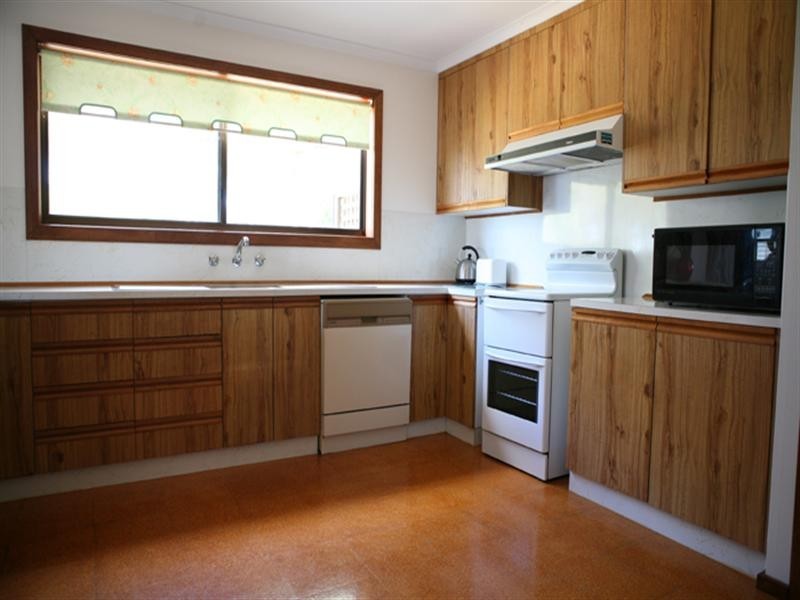 8 Woods Place, North Narooma NSW 2546