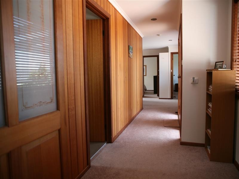 8 Woods Place, North Narooma NSW 2546