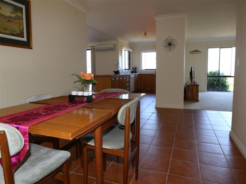 19 Warbler Crescent, North Narooma NSW 2546