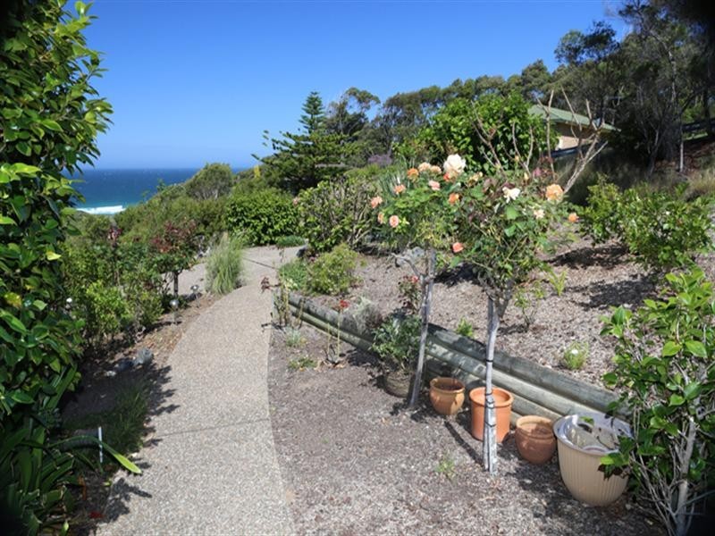 19 Warbler Crescent, North Narooma NSW 2546