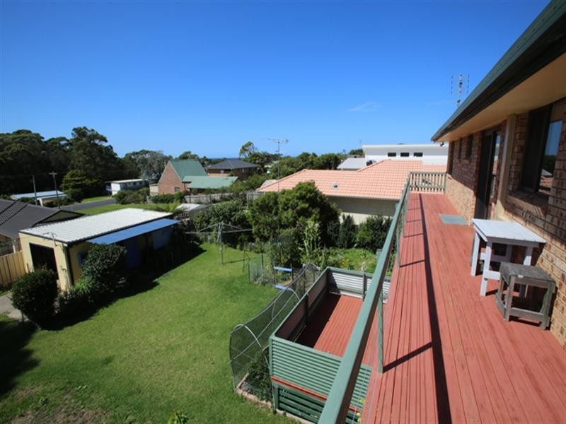 2 Pacific Avenue, Kianga NSW 2546