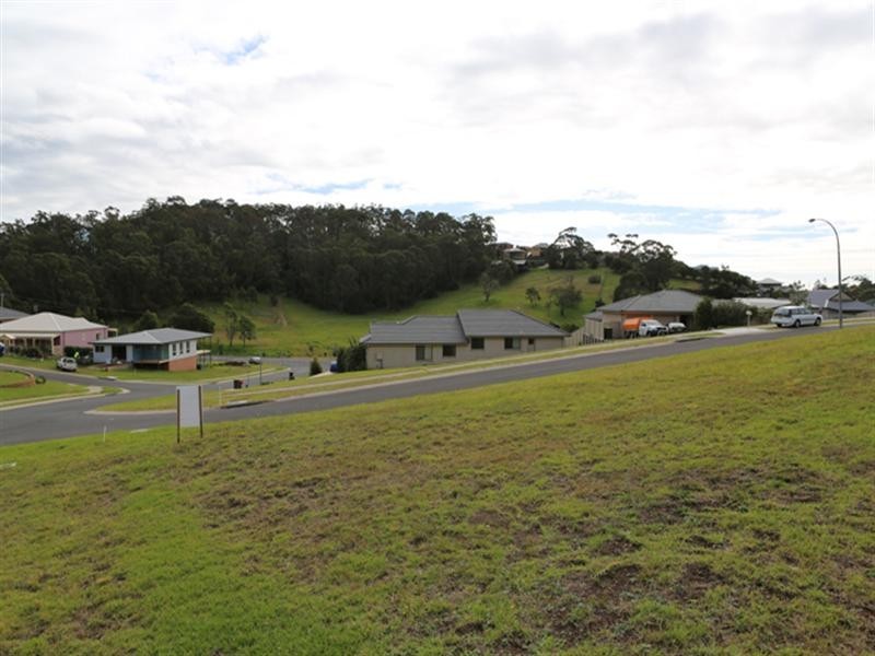 55 Warbler Crescent, North Narooma NSW 2546
