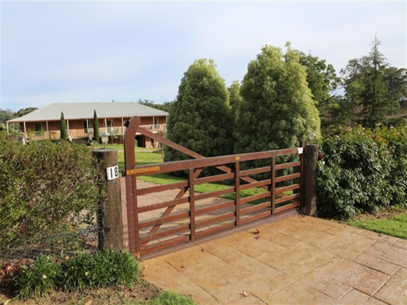 18 Kingfisher Place, Bodalla NSW 2545