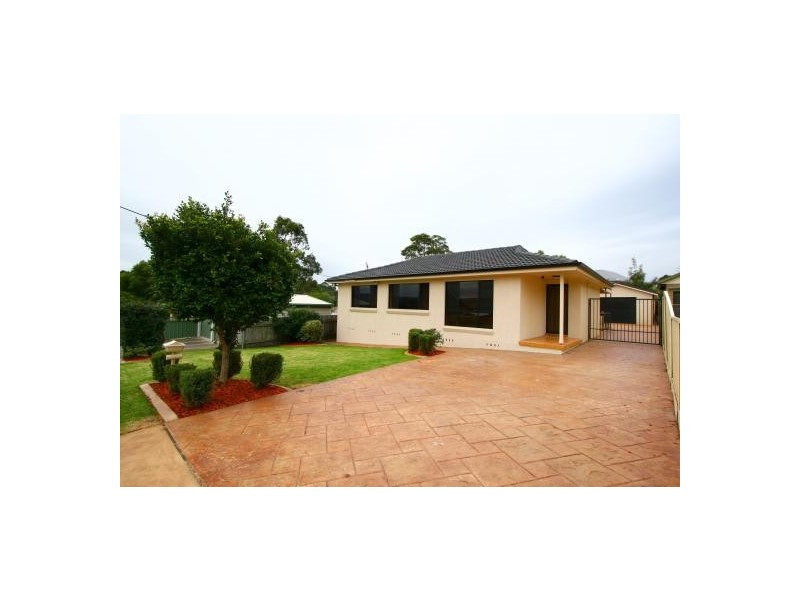 7 Hayes Avenue, Mount Warrigal NSW 2528