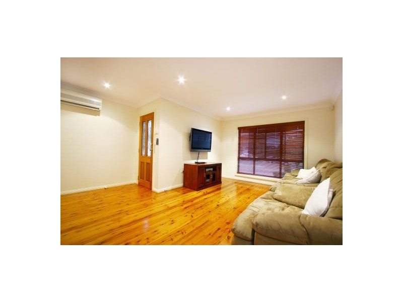 7 Hayes Avenue, Mount Warrigal NSW 2528