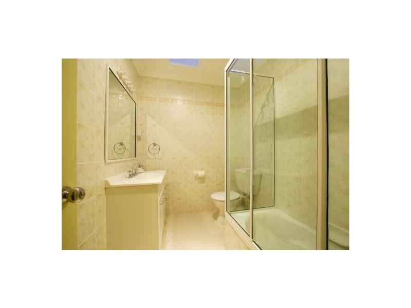 7 Hayes Avenue, Mount Warrigal NSW 2528