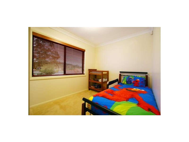 7 Hayes Avenue, Mount Warrigal NSW 2528