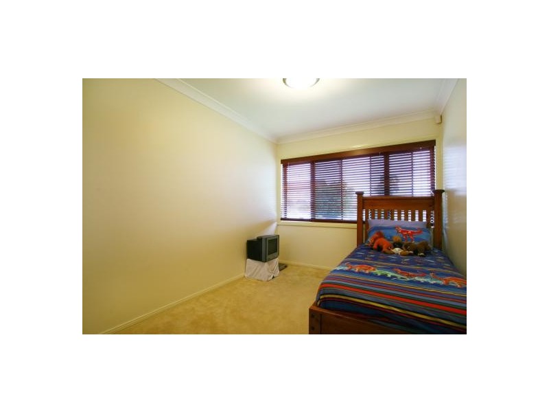 7 Hayes Avenue, Mount Warrigal NSW 2528