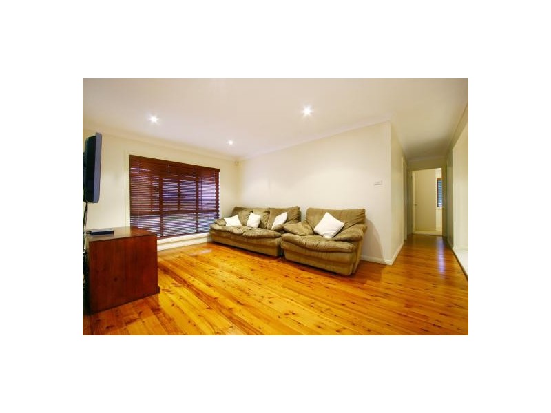 7 Hayes Avenue, Mount Warrigal NSW 2528