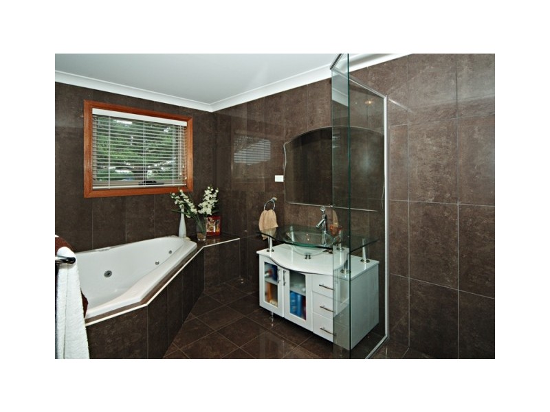 125 Little Lake Crescent, Warilla NSW 2528