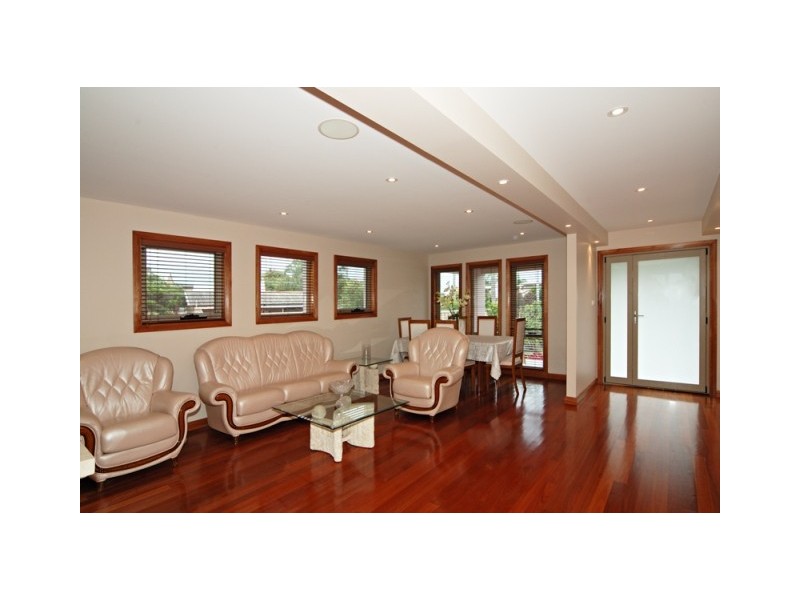 125 Little Lake Crescent, Warilla NSW 2528