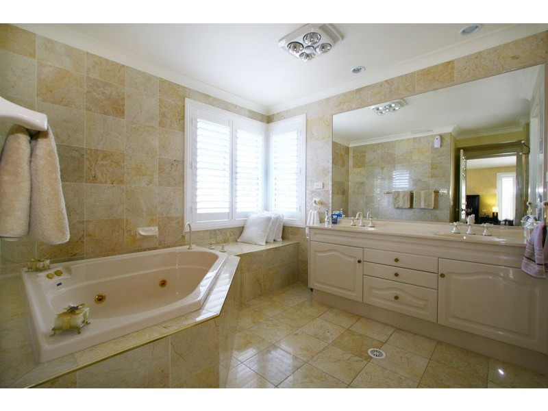 16 Wollongong Street, Shellharbour NSW 2529