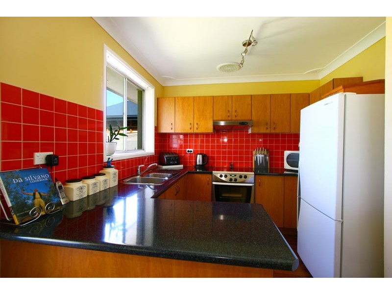 52 Landy Drive, Mount Warrigal NSW 2528