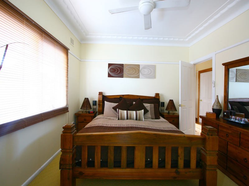21 Edward, Barrack Heights NSW 2528
