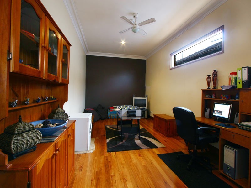 21 Edward, Barrack Heights NSW 2528