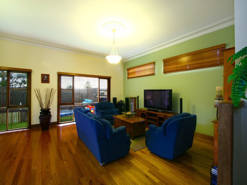 21 Edward, Barrack Heights NSW 2528