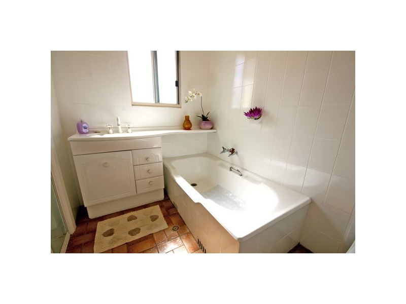 124 Lakeview Parade, Primbee NSW 2502