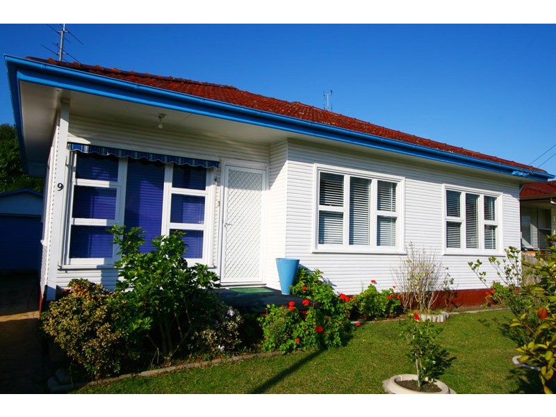 9 Edward Street, Barrack Heights NSW 2528