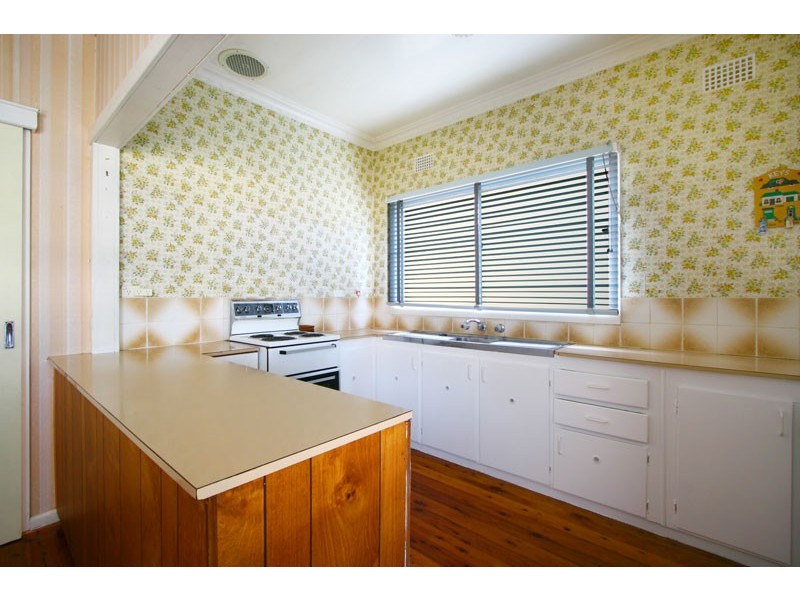 9 Edward Street, Barrack Heights NSW 2528