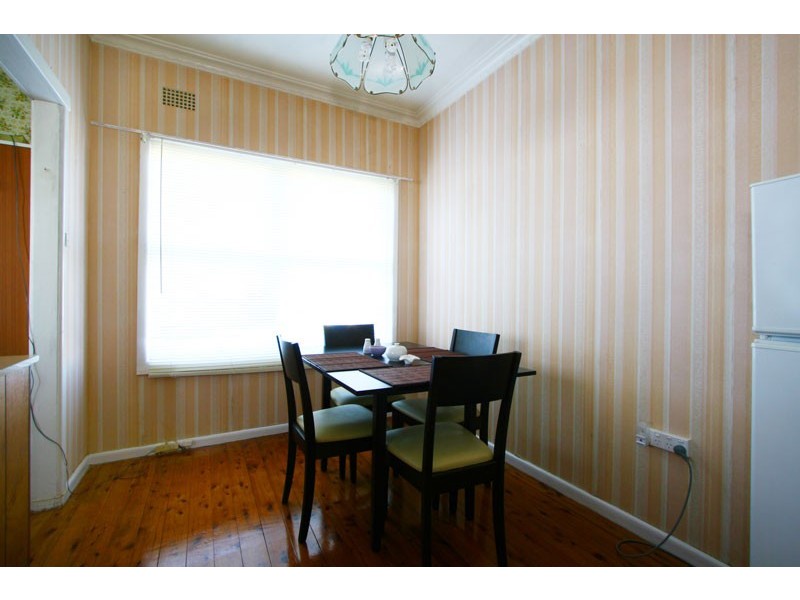 9 Edward Street, Barrack Heights NSW 2528