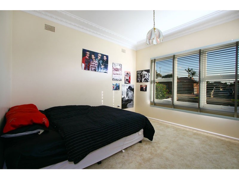 9 Edward Street, Barrack Heights NSW 2528