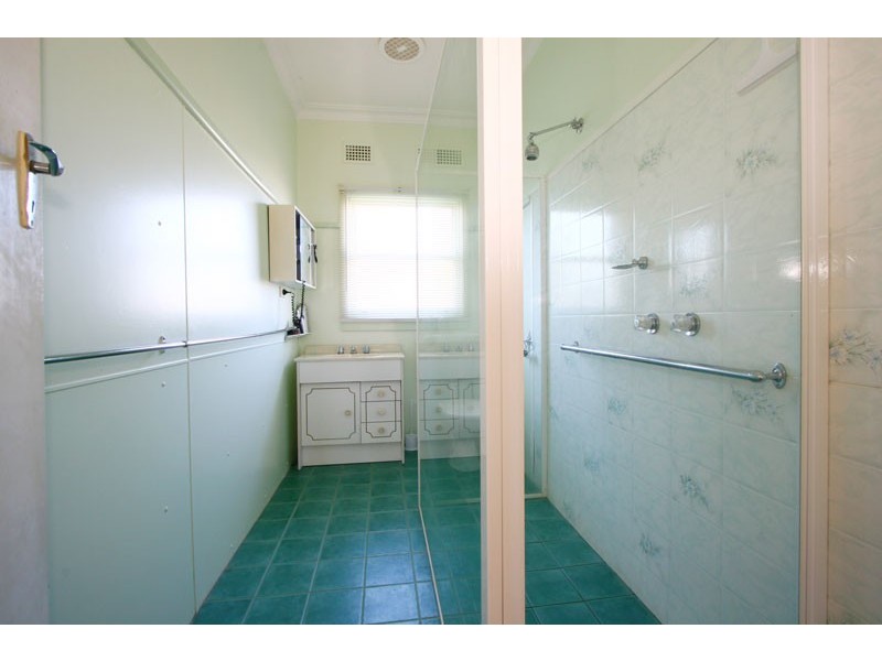 9 Edward Street, Barrack Heights NSW 2528