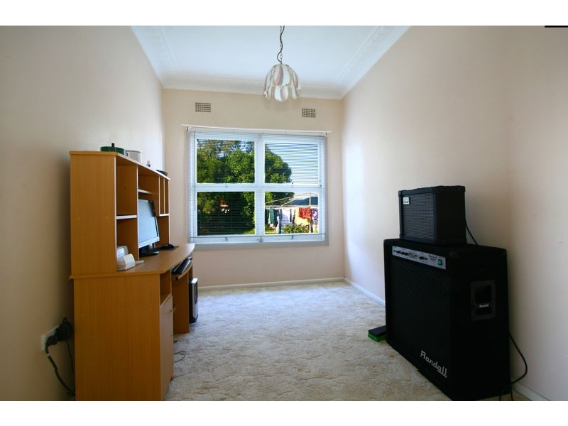 9 Edward Street, Barrack Heights NSW 2528