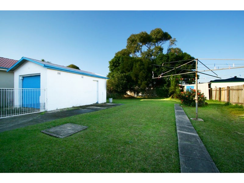 9 Edward Street, Barrack Heights NSW 2528