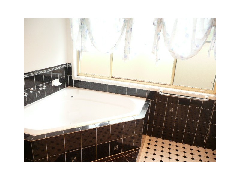 49 Berringer Way, Flinders NSW 2529