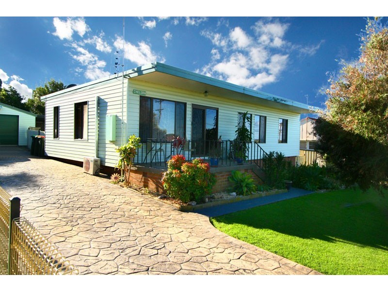 6 Kippax Street, Warilla NSW 2528