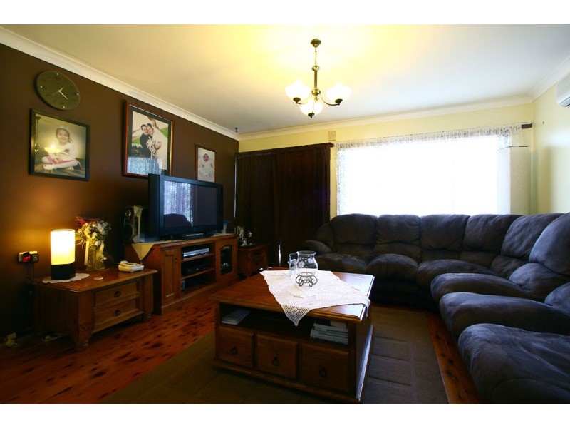 6 Kippax Street, Warilla NSW 2528