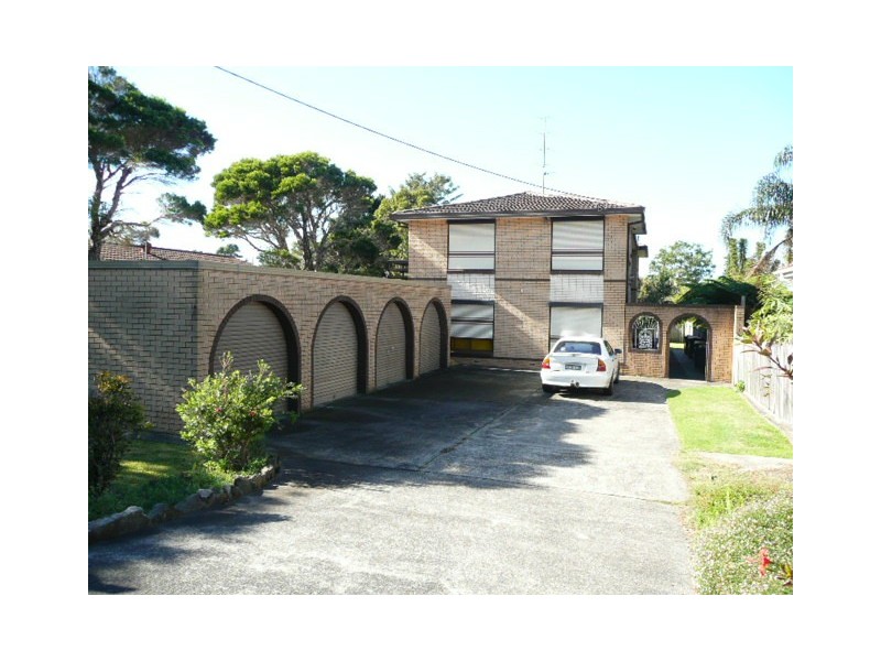 9 Pioneer Road, Bellambi NSW 2518