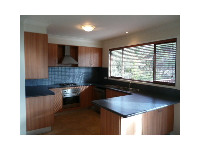 48 Little Lake Crescent, Warilla NSW 2528