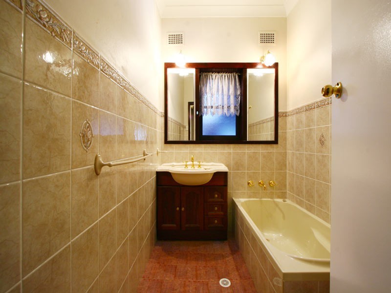 111 Reddall Parade, Lake Illawarra NSW 2528