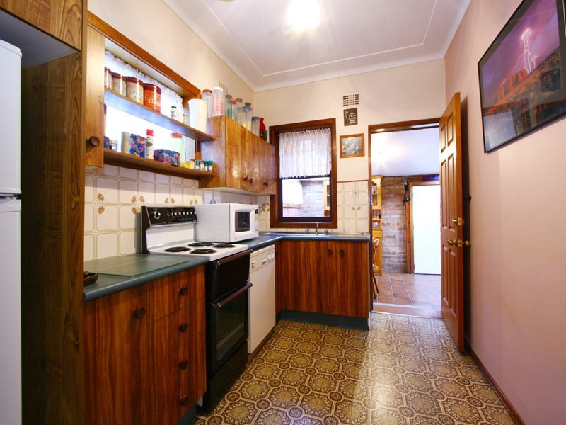 111 Reddall Parade, Lake Illawarra NSW 2528