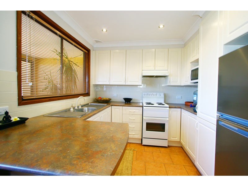 23 Matthews Drive, Mount Warrigal NSW 2528