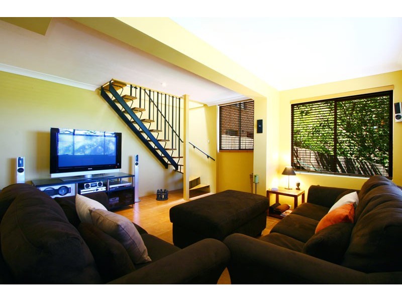 23 Matthews Drive, Mount Warrigal NSW 2528