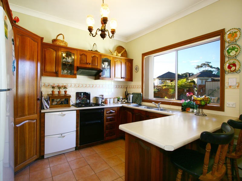 2 Parkes Street, Port Kembla NSW 2505