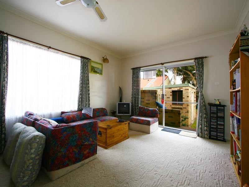 130 Osborne Parade, Warilla NSW 2528