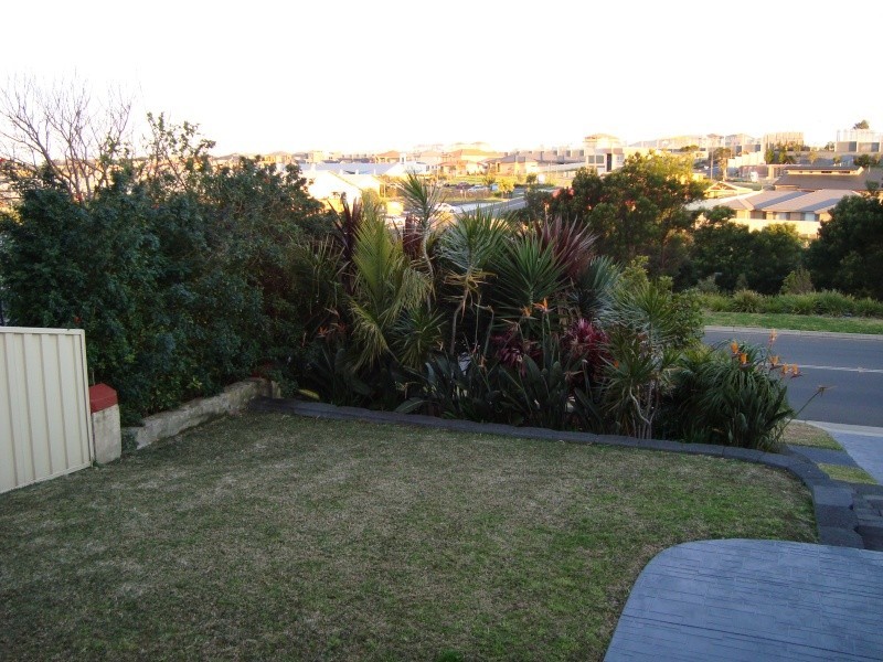 48 Southern Cross Boulevard, Shell Cove NSW 2529