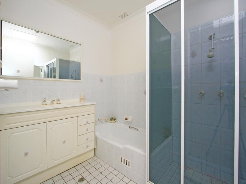 23 Little Lake Crescent, Warilla NSW 2528