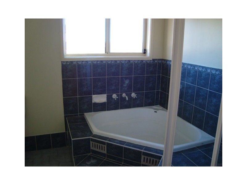 15 Conjola Close, Flinders NSW 2529