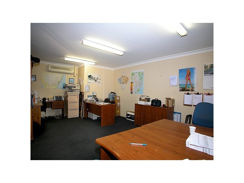 32 Lady Penrhyn Drive, Unanderra NSW 2526